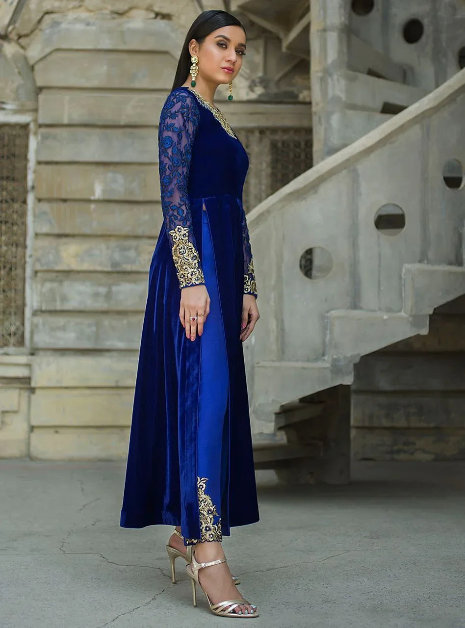 Zainab Chottani | Semi Formals | VIVA LA COBALT - Rang-e-Khaas