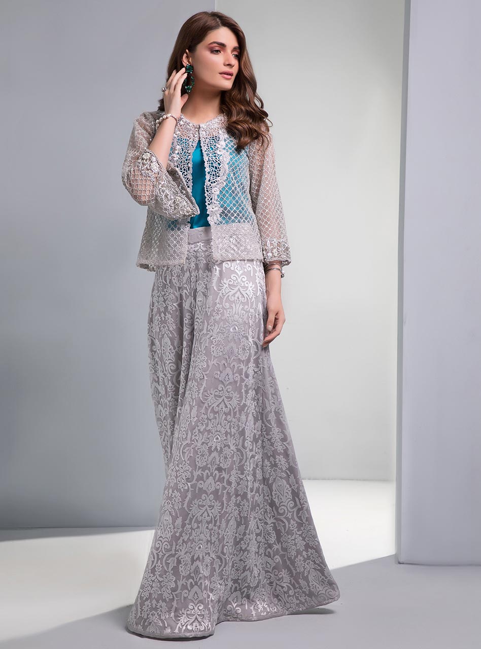Zainab Chottani | Semi Formals | VIVA LA BLEU