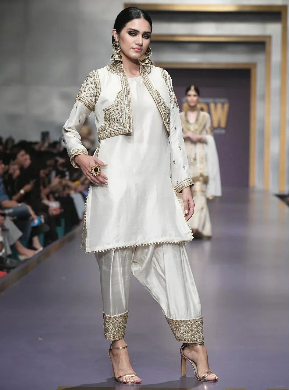 Zainab Chottani | Semi Formals | MEHRAB - Rang-e-Khaas