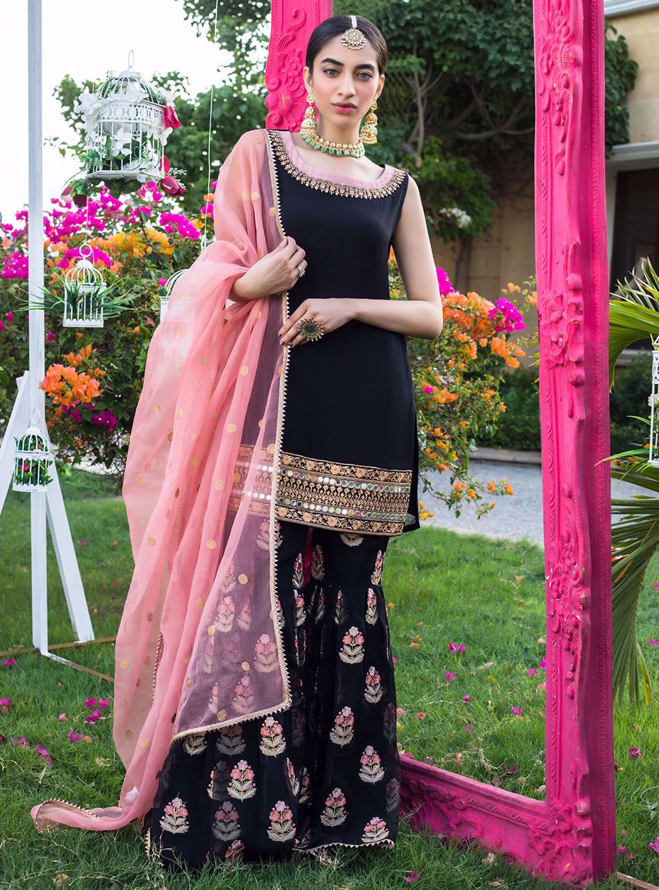 Zainab Chottani | Semi Formals | NAYAB