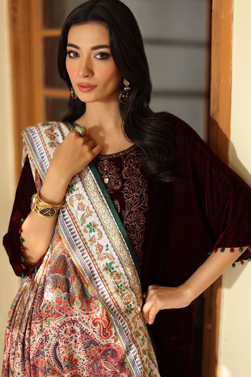 Aisha Imran | Printed Panache Velvet Shawls 25 | Sarai Shirt and Pants