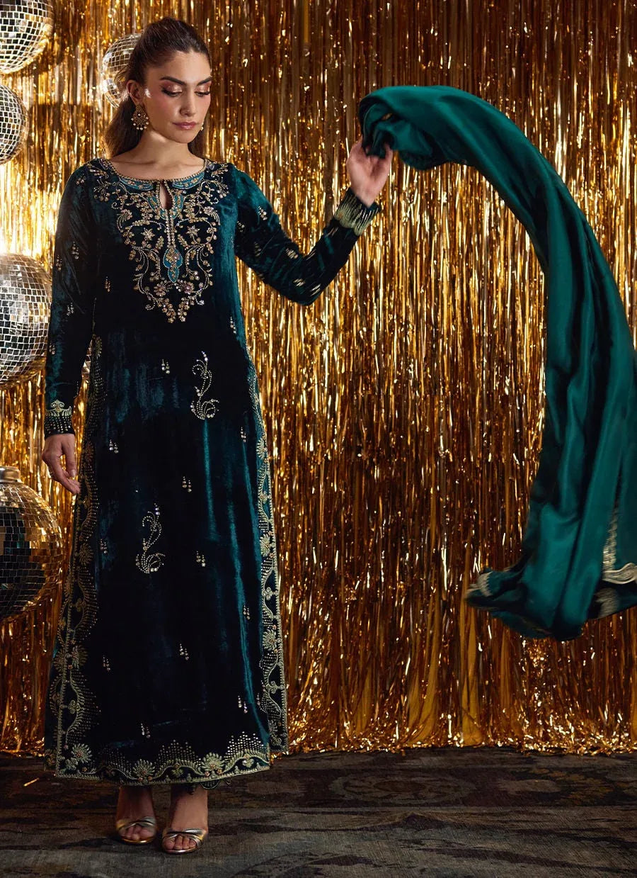 Farah Talib Aziz | Velvet Fete 4 | Gleen Forest Green Velvet Shirt And Dupatta - Rang-e-Khaas