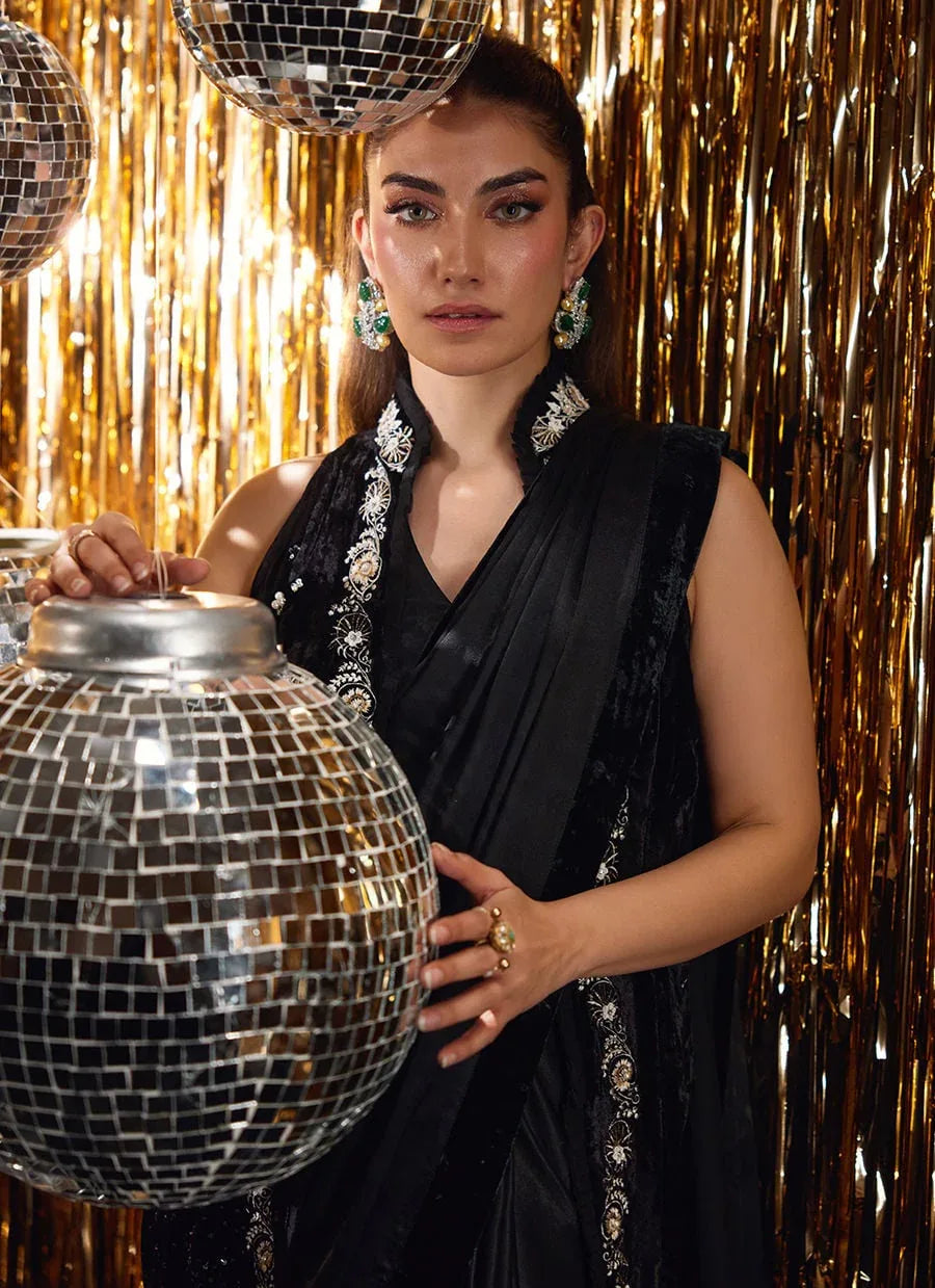 Farah Talib Aziz | Velvet Fete 4 | Aveline Black Velvet Jacket - Rang-e-Khaas