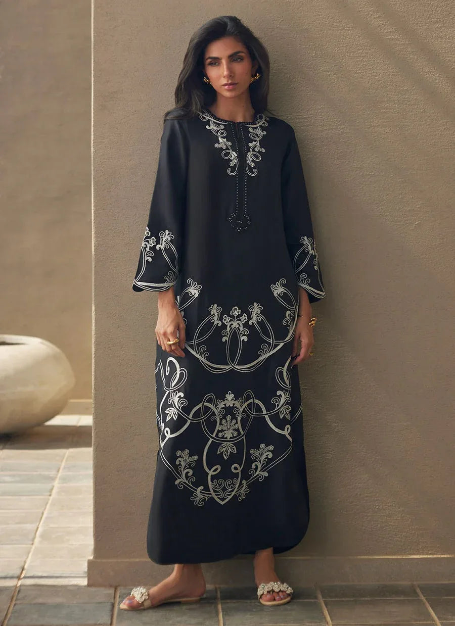 Farah Talib Aziz | Laani The Kaftan Edit | Serai Black Silk - Rang-e-Khaas