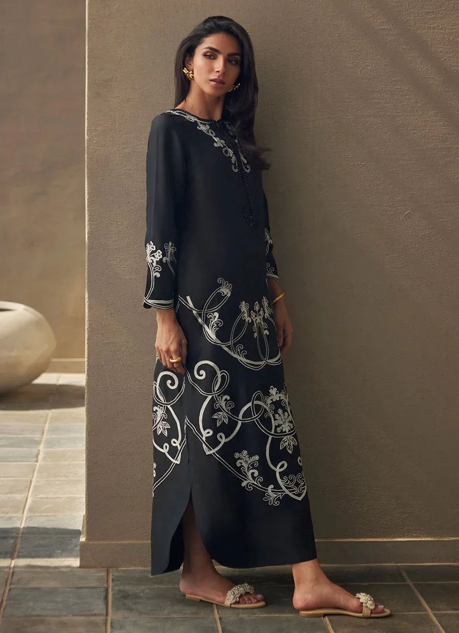 Farah Talib Aziz | Laani The Kaftan Edit | Serai Black Silk - Rang-e-Khaas