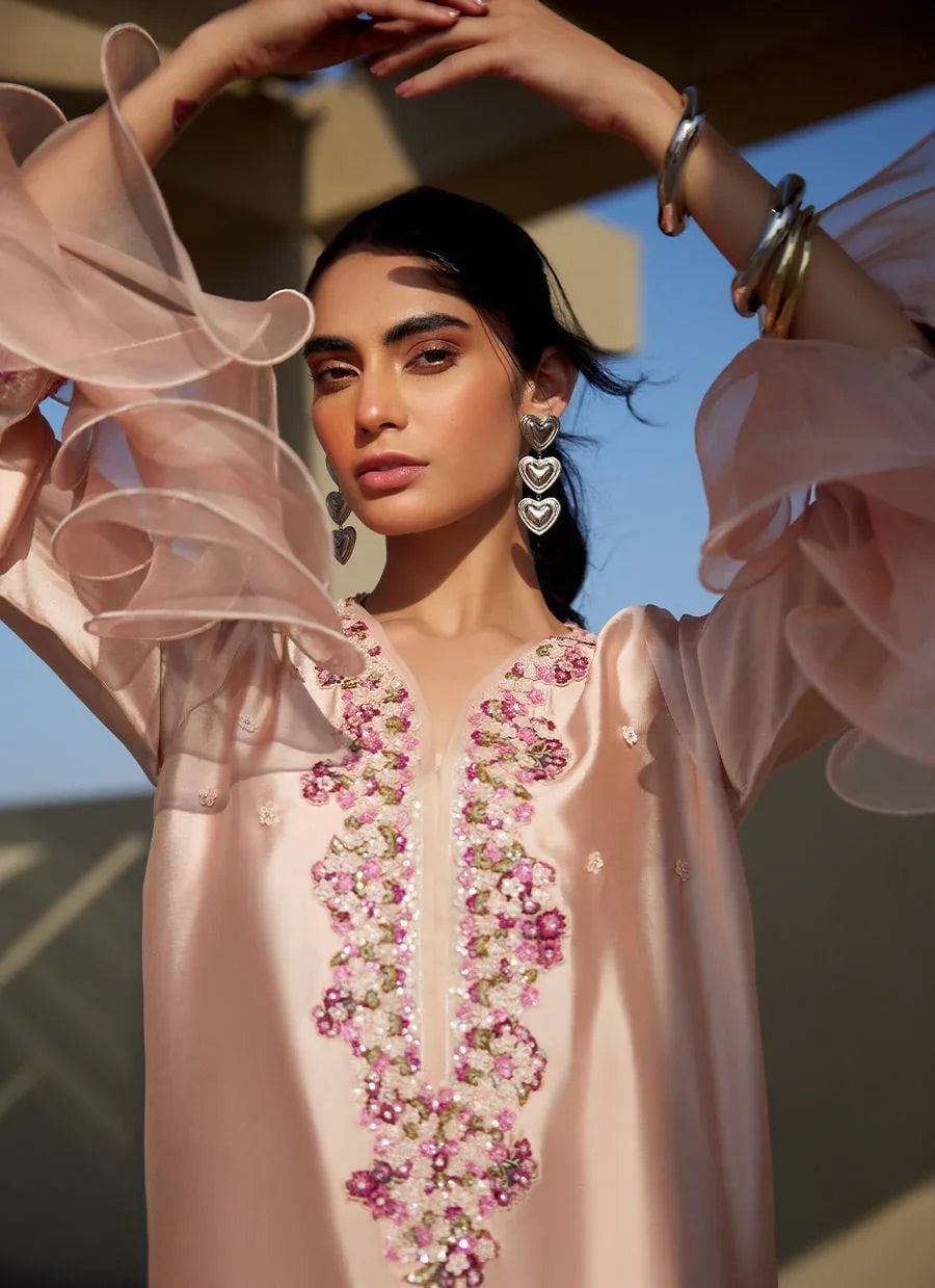Farah Talib Aziz | Laani The Kaftan Edit | Mariposa Blush - Rang-e-Khaas