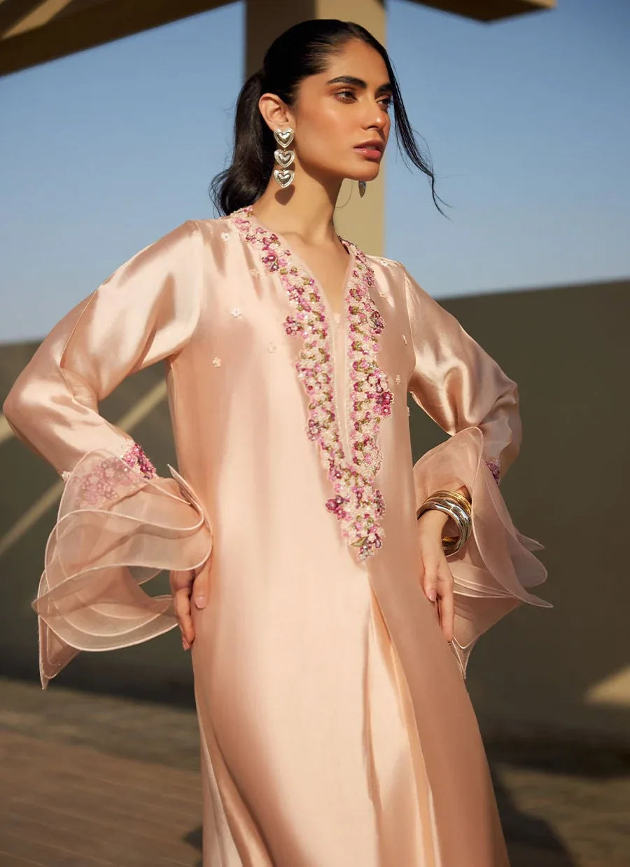 Farah Talib Aziz | Laani The Kaftan Edit | Mariposa Blush - Rang-e-Khaas