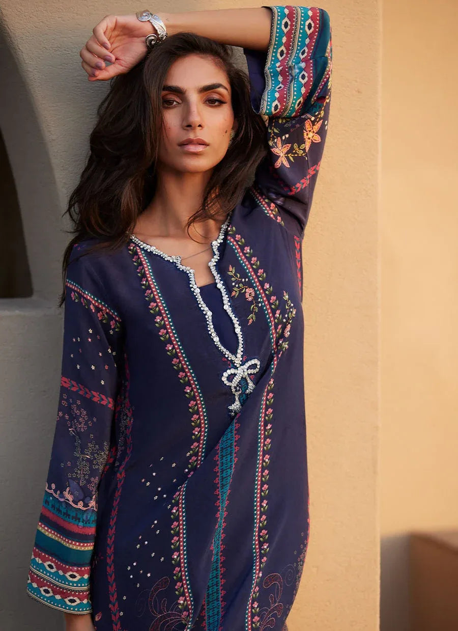 Farah Talib Aziz | Laani The Kaftan Edit | Zahara Midnight Crepe - Rang-e-Khaas