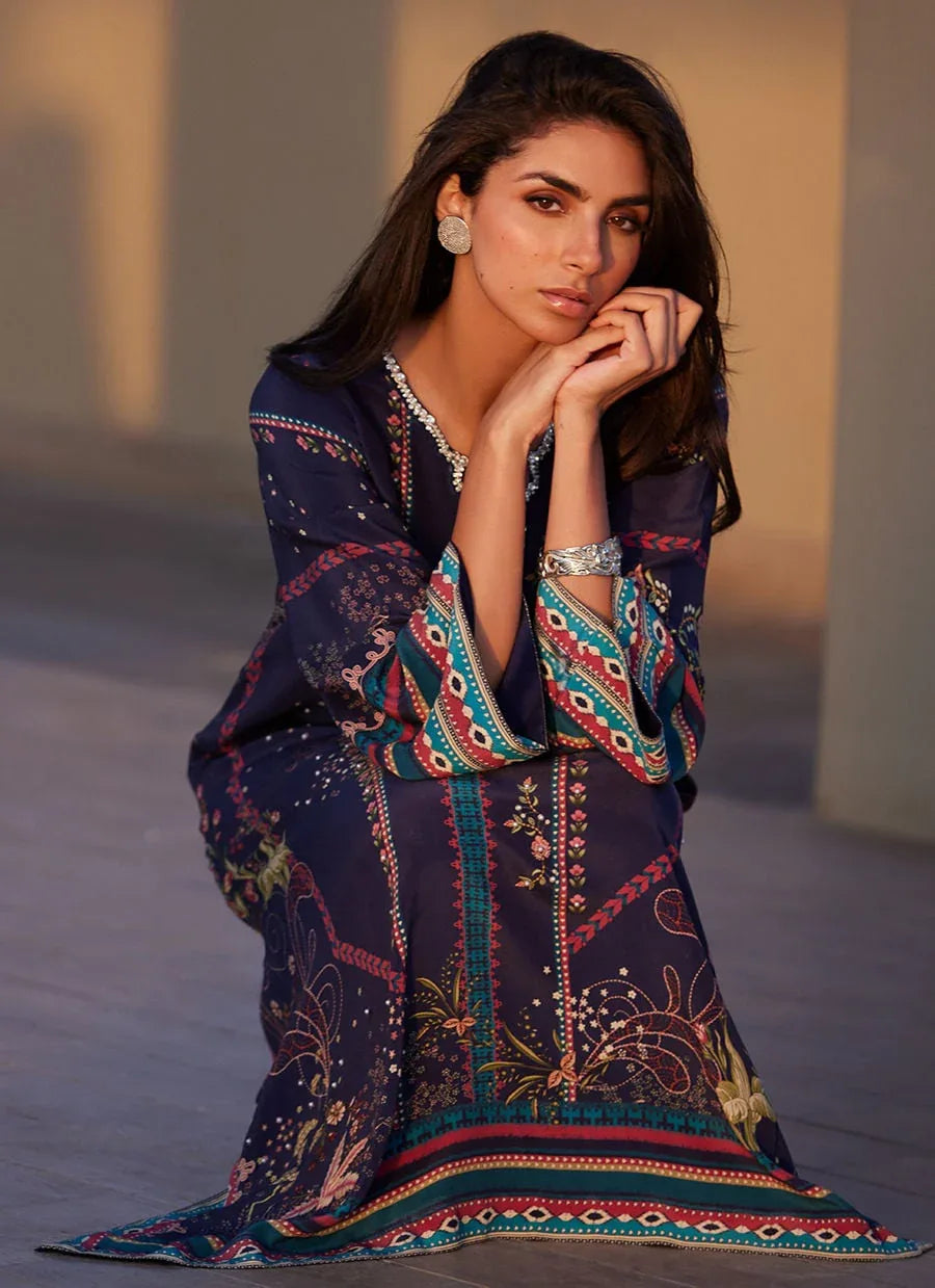 Farah Talib Aziz | Laani The Kaftan Edit | Zahara Midnight Crepe - Rang-e-Khaas