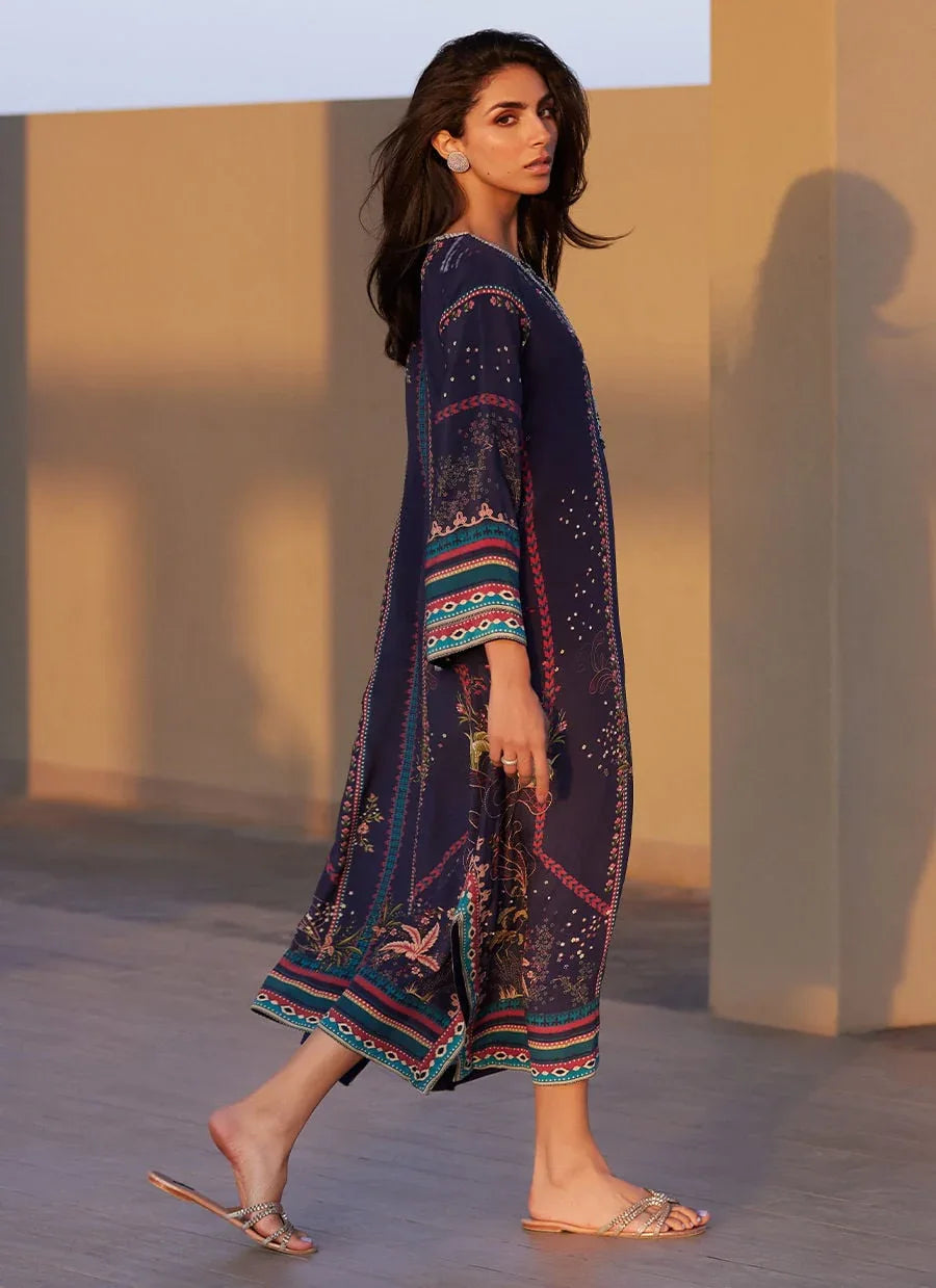 Farah Talib Aziz | Laani The Kaftan Edit | Zahara Midnight Crepe - Rang-e-Khaas