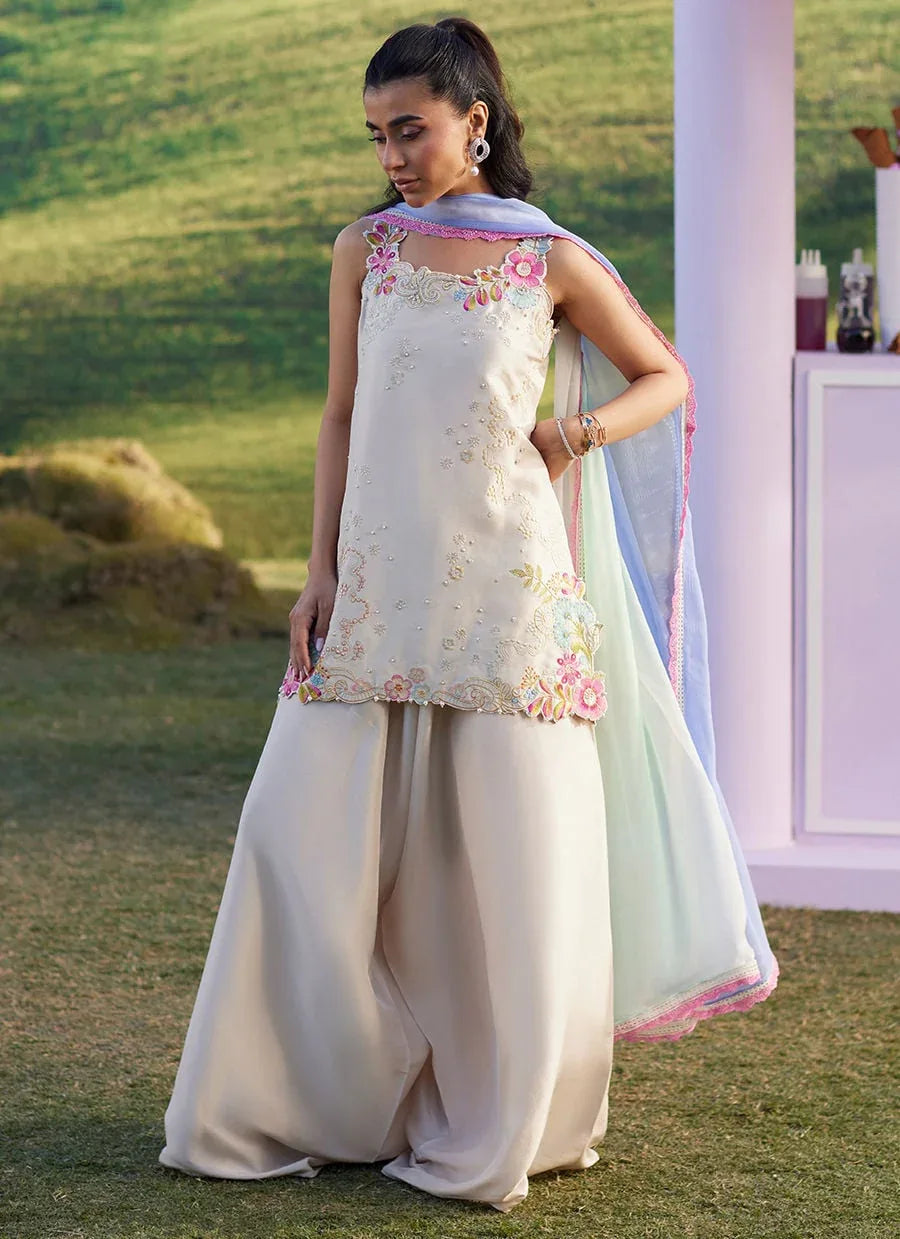 Farah Talib Aziz | Luna Eid 26 | Aira Shirt And Dupatta