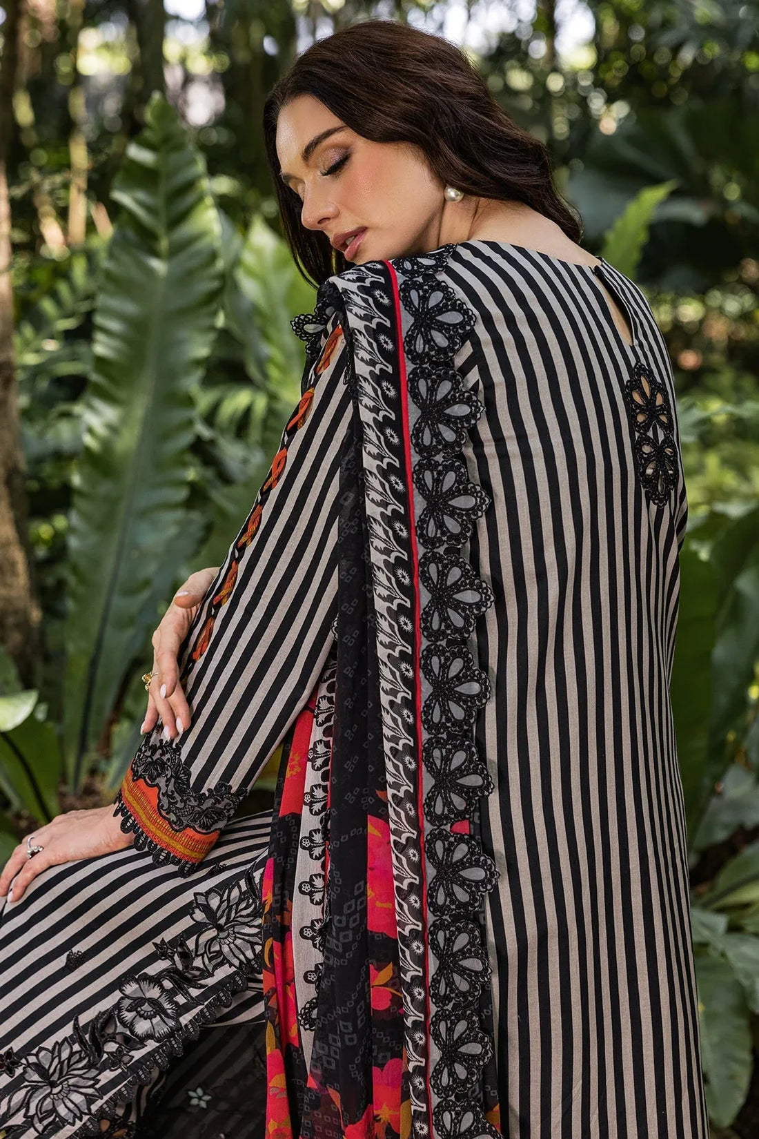Charizma | Naranji Lawn | CN5-03 - Rang-e-Khaas