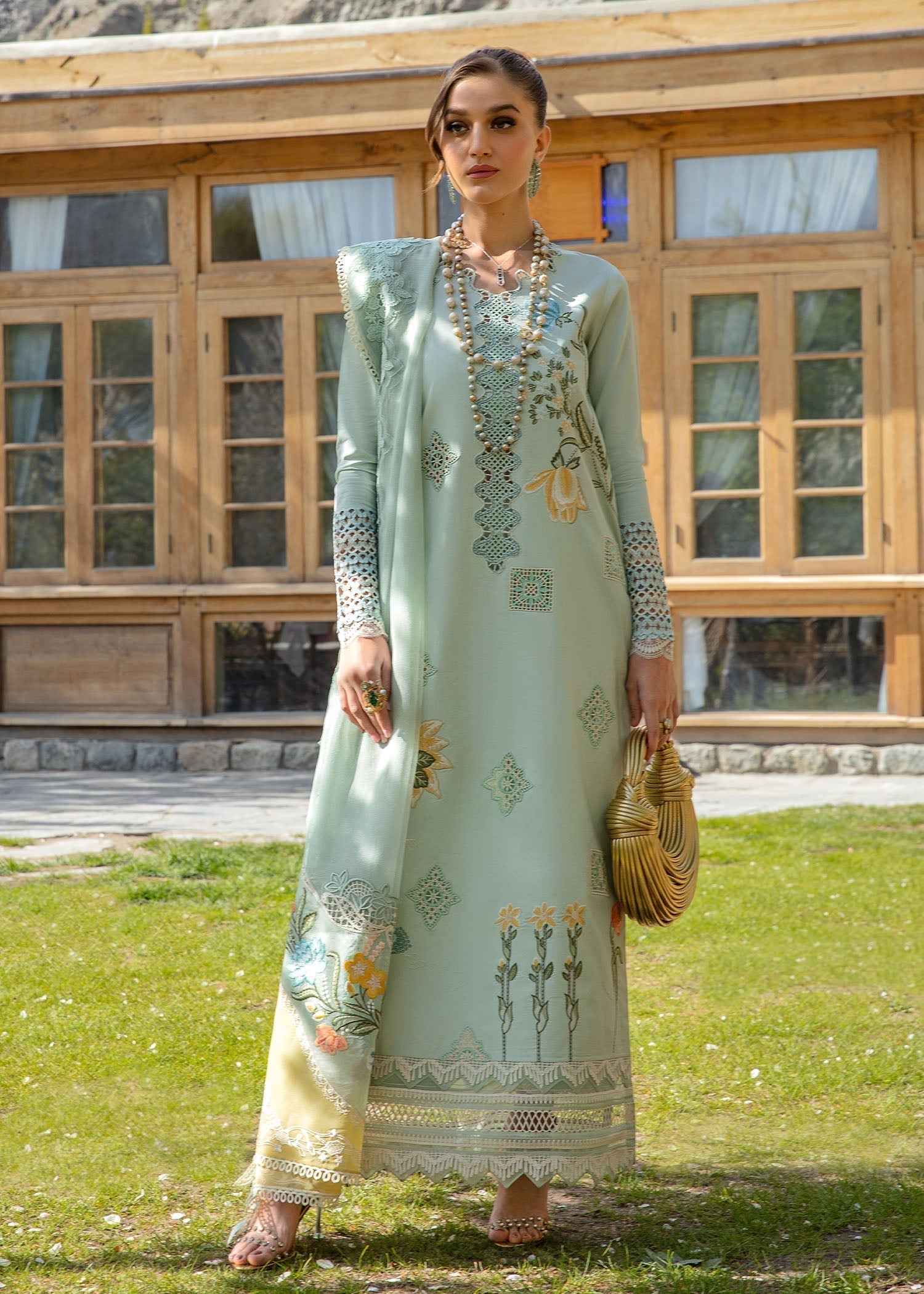 Crimson | Lawn 2024 | Into The Wild - Aqua
