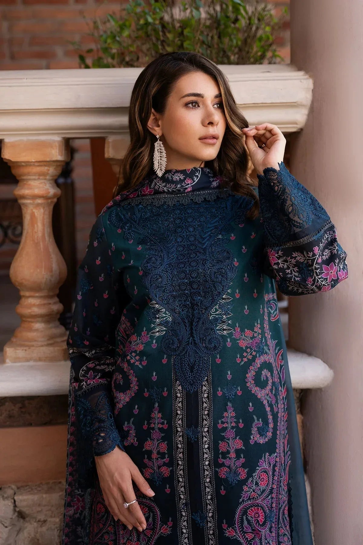 Afrozeh | Damask The Holiday Edit '25 - Lawn | Azrina B - Rang-e-Khaas