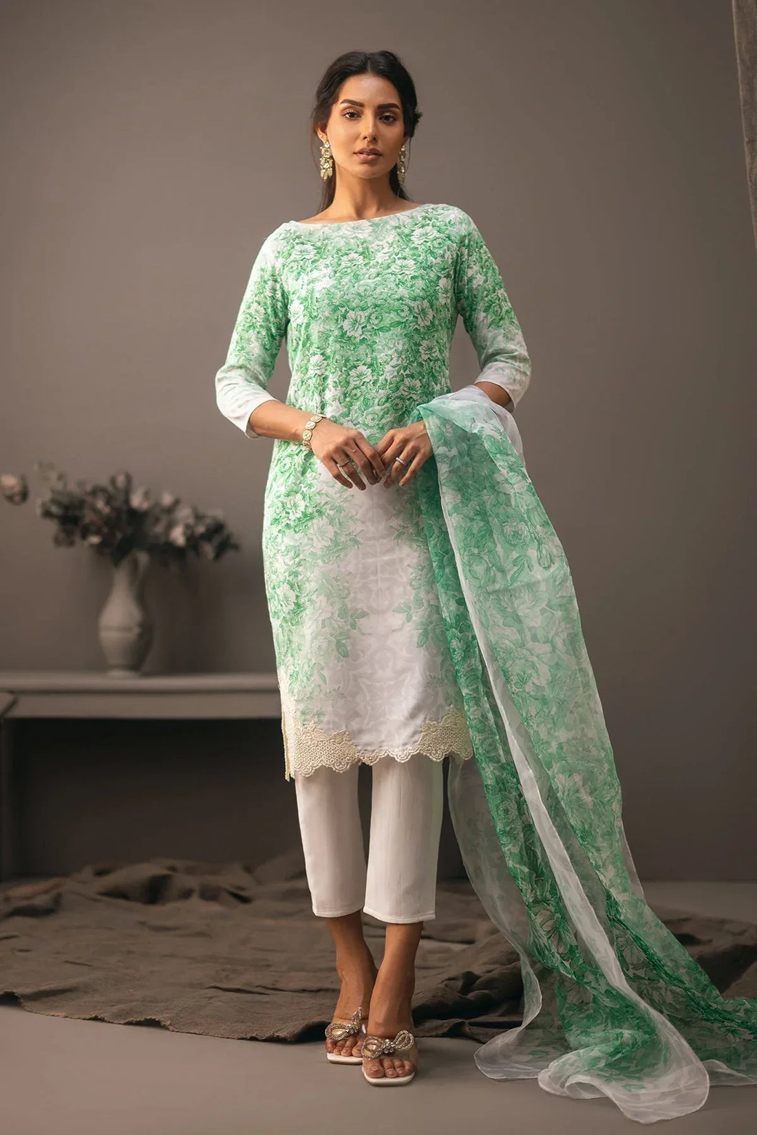 Erum Khan | Beyond Basic | CLASSIC CHARM - Rang-e-Khaas