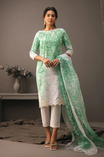 Erum Khan | Beyond Basic | CLASSIC CHARM - Rang-e-Khaas