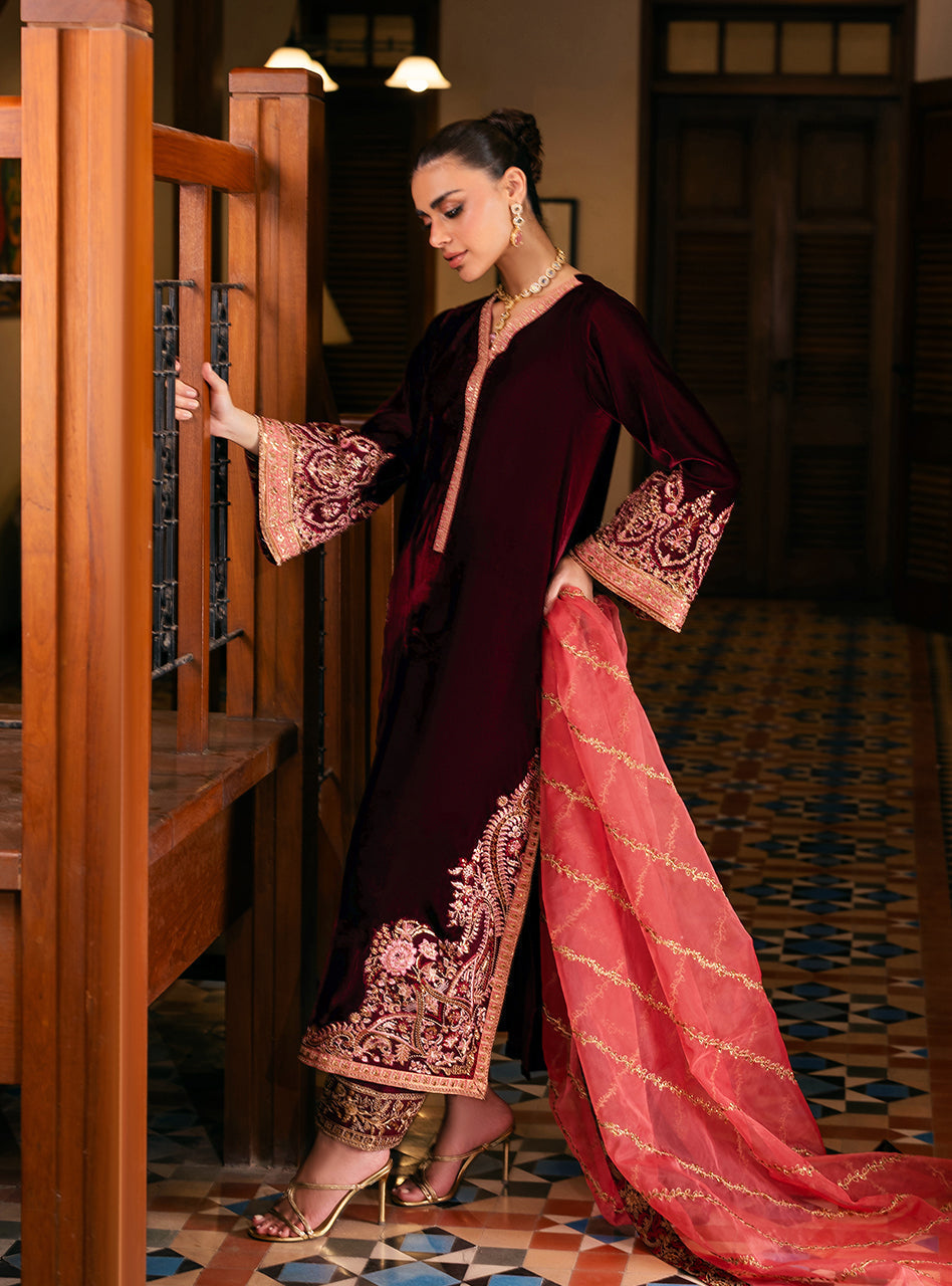 Zainab Chottani | Velvet 25 | Aima