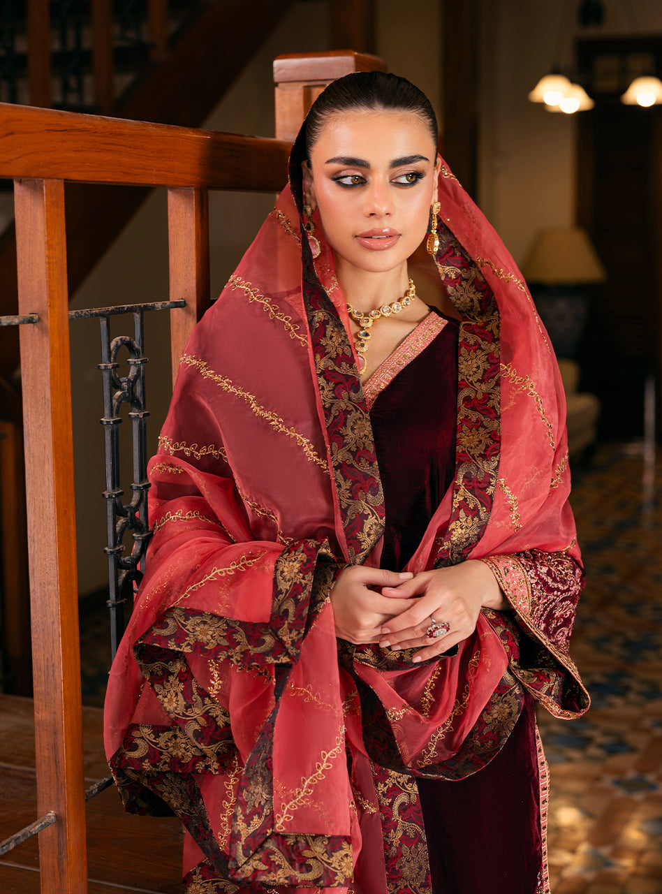 Zainab Chottani | Velvet 25 | Aima