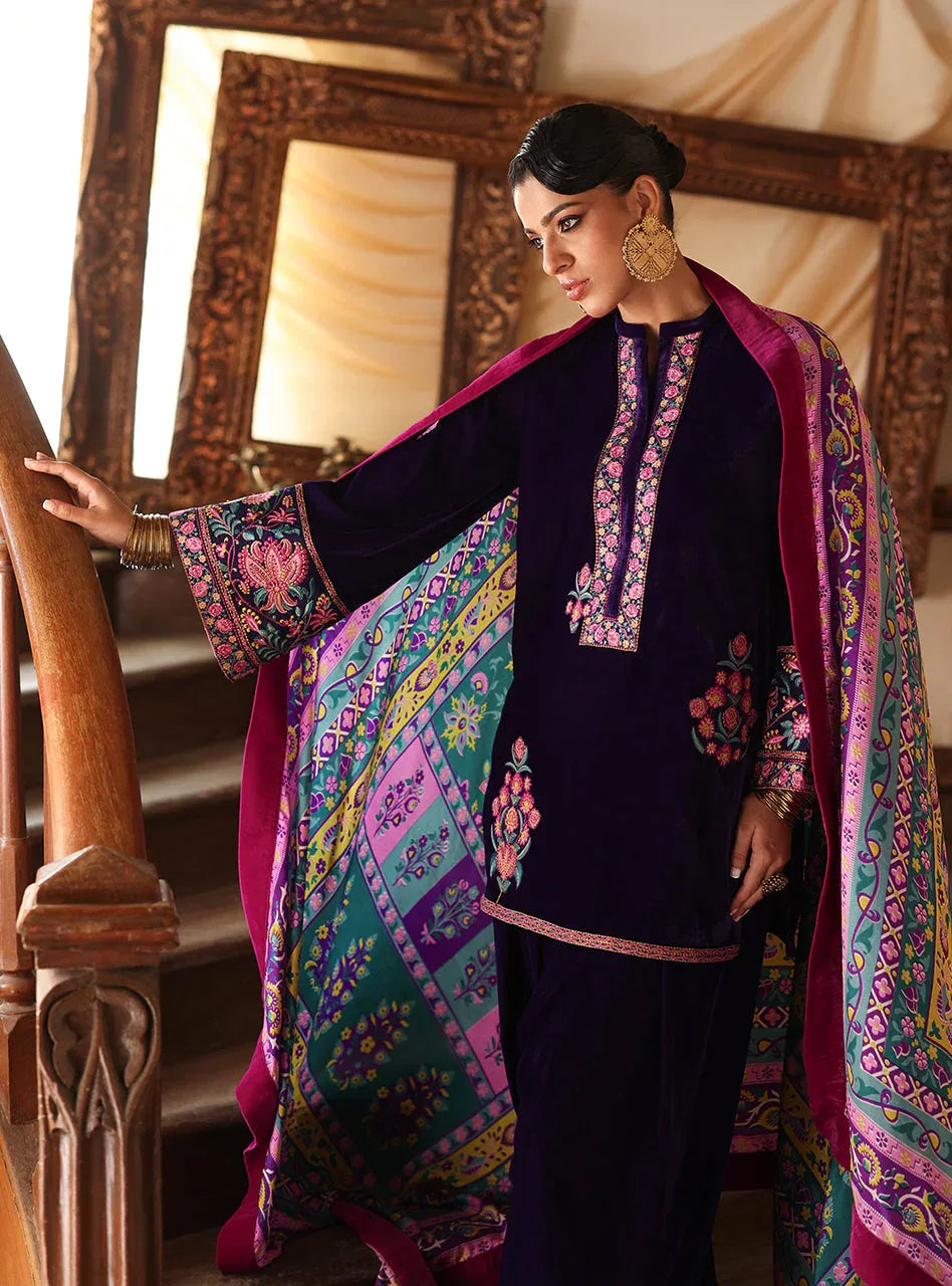 Zainab Chottani | Velura Velvet Edit 25 | Saphir Farshi - Rang-e-Khaas