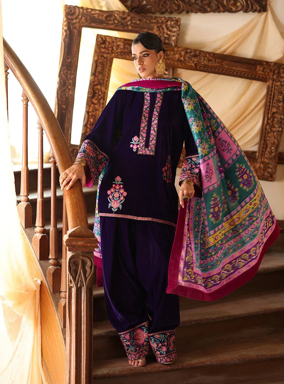 Zainab Chottani | Velura Velvet Edit 25 | Saphir Farshi - Rang-e-Khaas