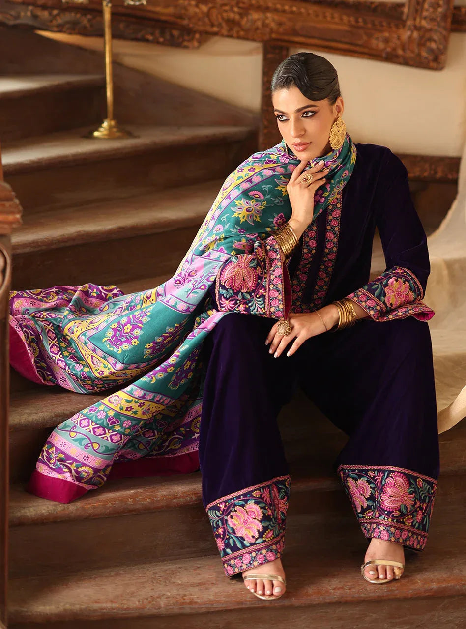 Zainab Chottani | Velura Velvet Edit 25 | Saphir Farshi - Rang-e-Khaas