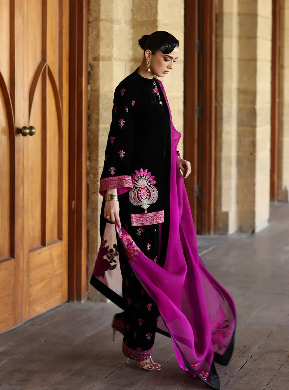 Zainab Chottani | Velura Velvet Edit 25 | Arah Farshi - Rang-e-Khaas