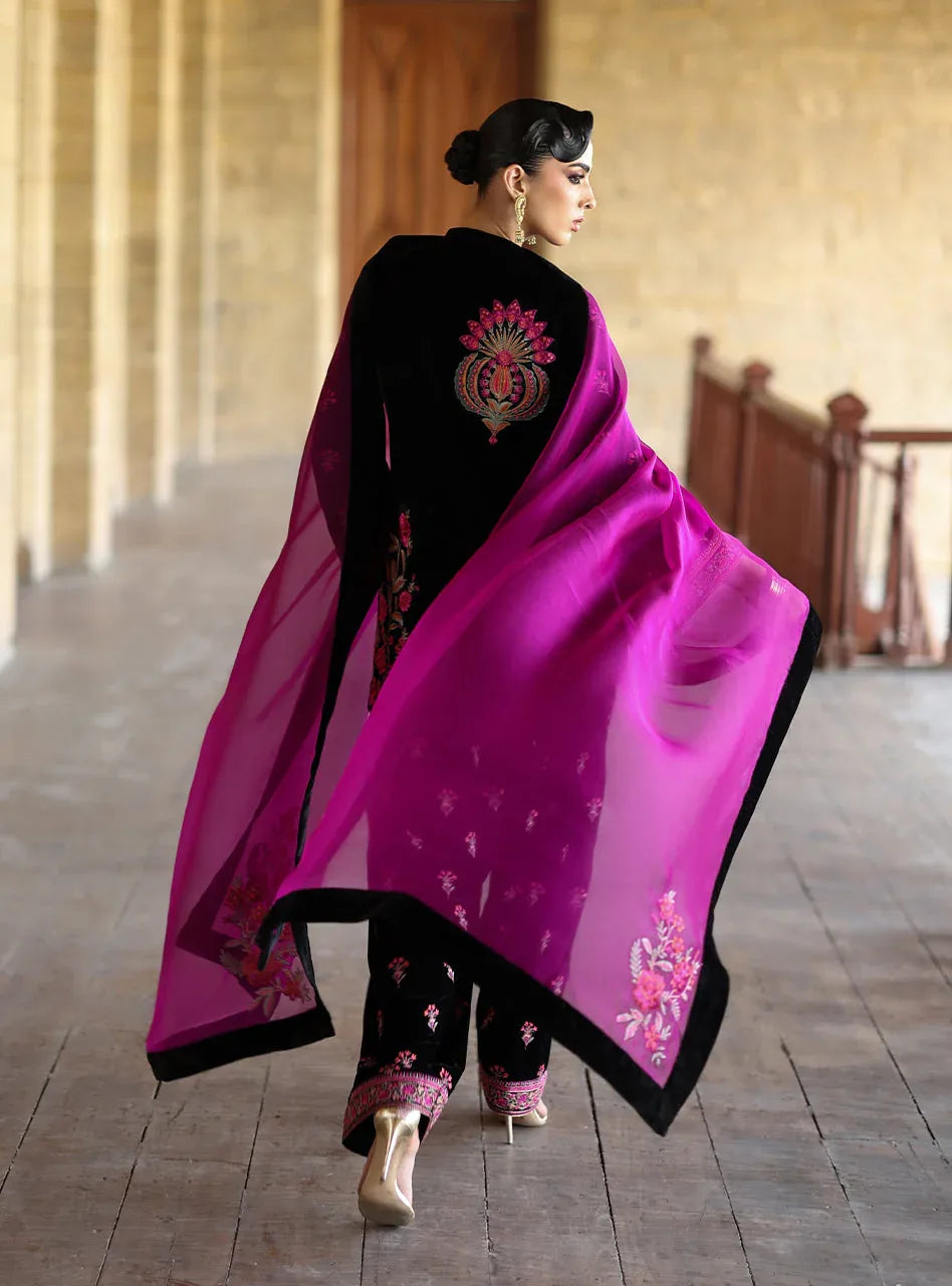 Zainab Chottani | Velura Velvet Edit 25 | Arah Farshi - Rang-e-Khaas