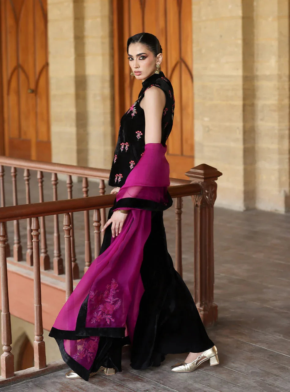 Zainab Chottani | Velura Velvet Edit 25 | Keir Vest - Rang-e-Khaas