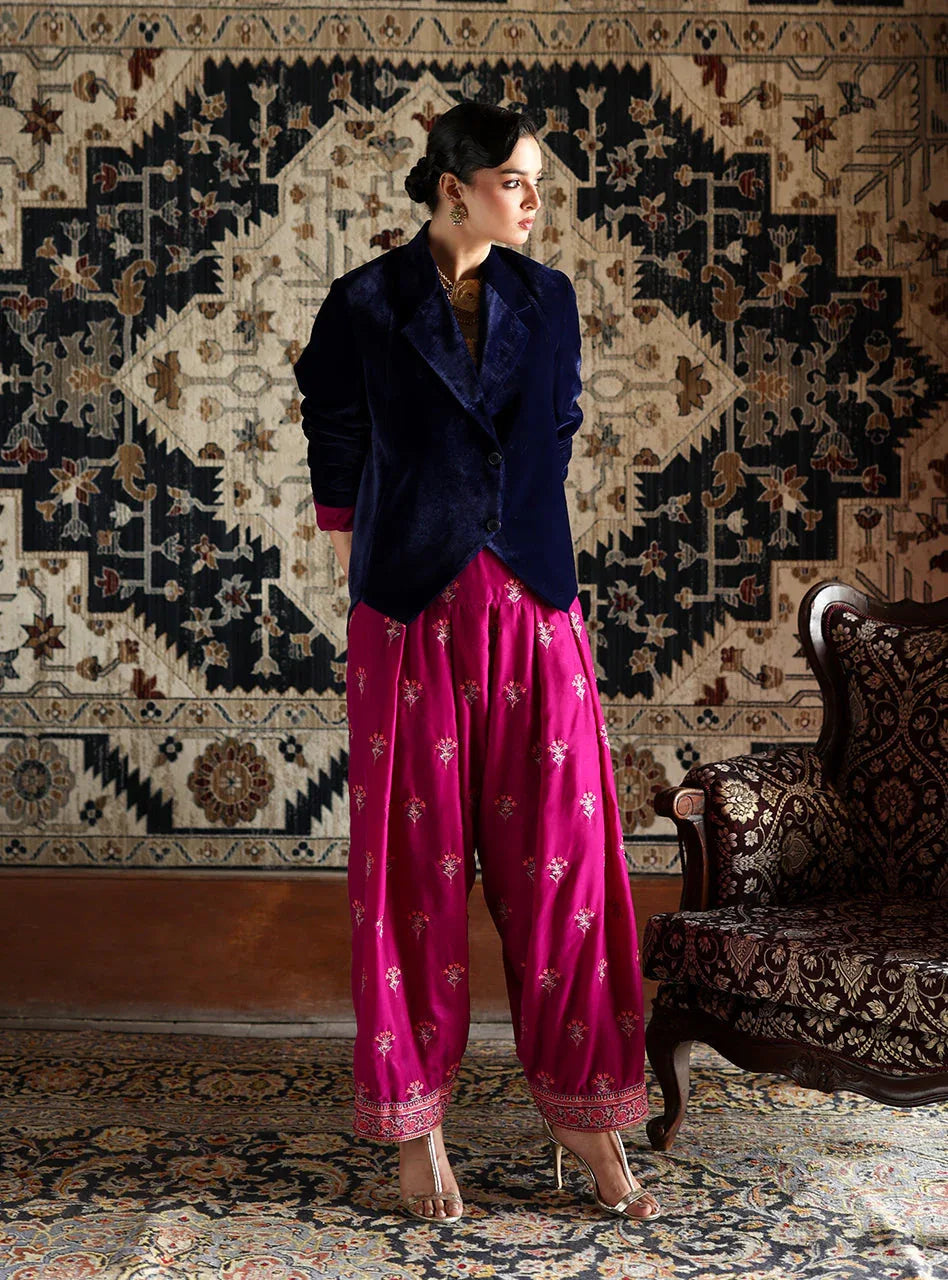 Zainab Chottani | Velura Velvet Edit 25 | Bela Jacket And Farshi - Rang-e-Khaas