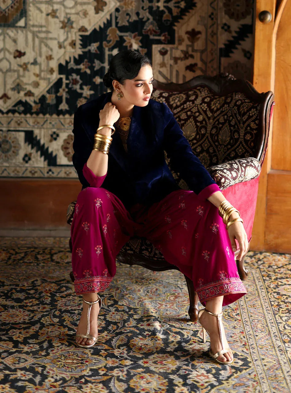 Zainab Chottani | Velura Velvet Edit 25 | Bela Jacket And Farshi - Rang-e-Khaas