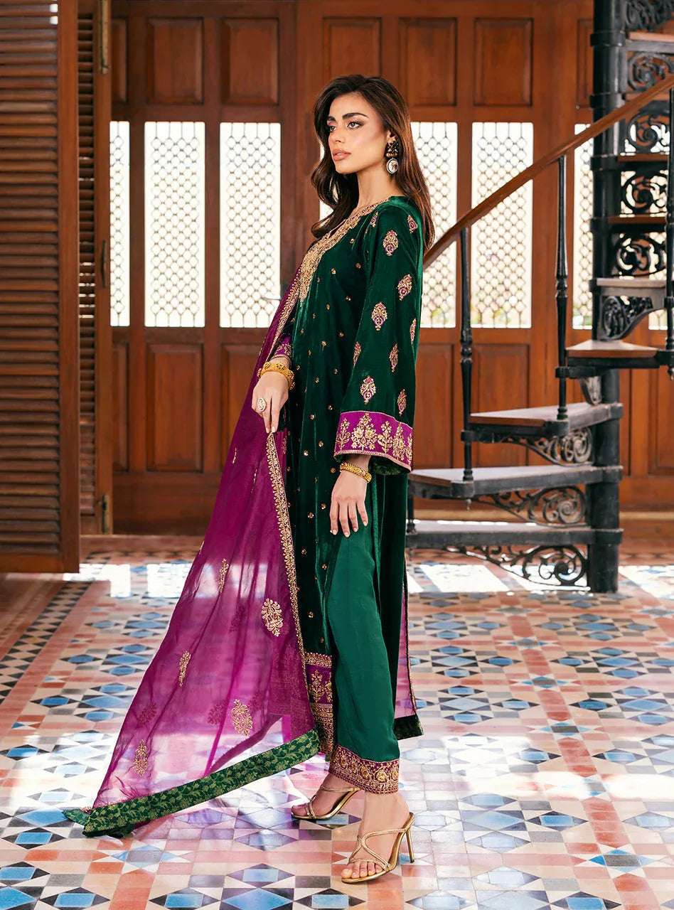 Zainab Chottani | Velvet 25 | Esha - Rang-e-Khaas