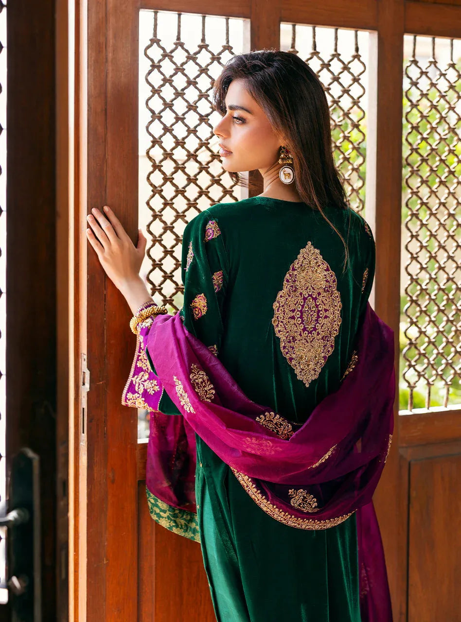 Zainab Chottani | Velvet 25 | Esha - Rang-e-Khaas