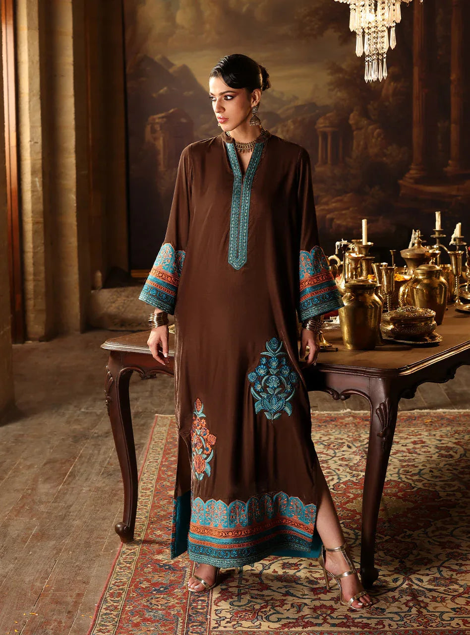 Zainab Chottani | Velura Velvet Edit 25 | Sienna Kaftan - Rang-e-Khaas