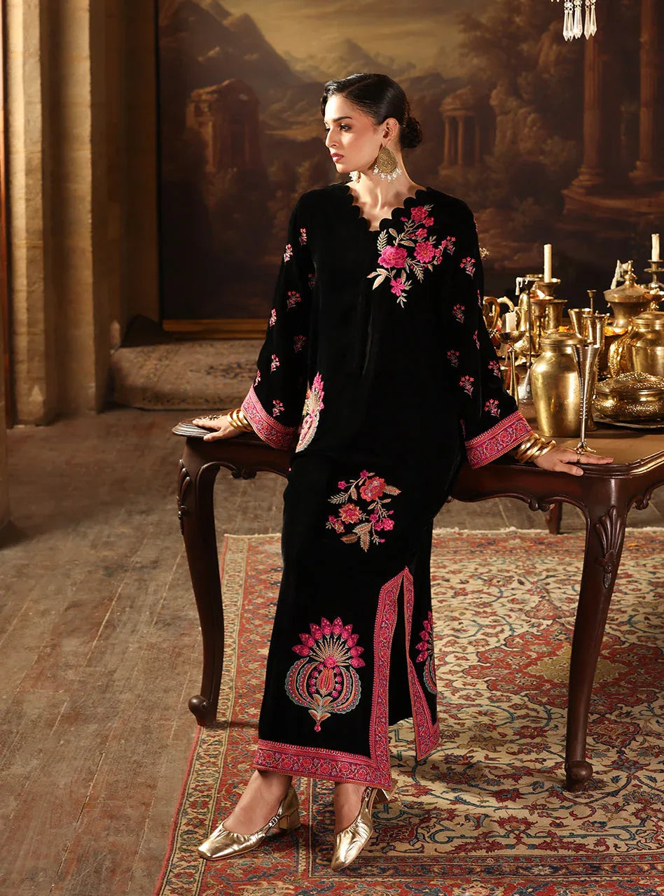 Zainab Chottani | Velura Velvet Edit 25 | Belle Kaftan - Rang-e-Khaas