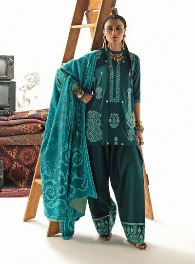 Zainab Chottani | Winter Shawl 25 | Kyana - D6 - Rang-e-Khaas