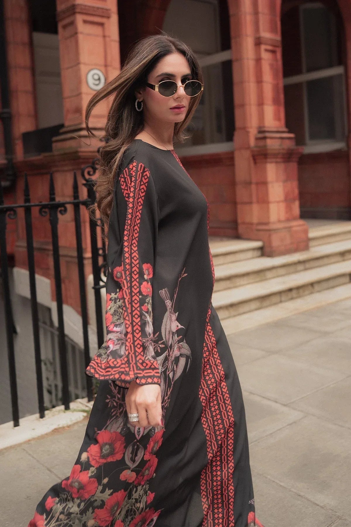 Erum Khan I Kaftan Edit I Moon Shadow - Rang-e-Khaas