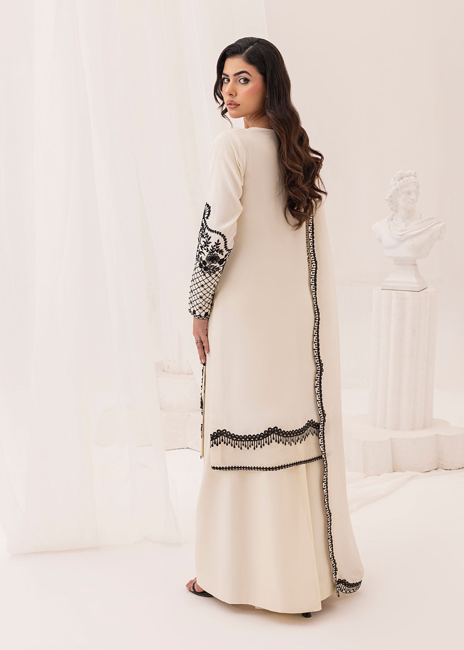 Jamnii | Silk Ivy | Noir Pearl