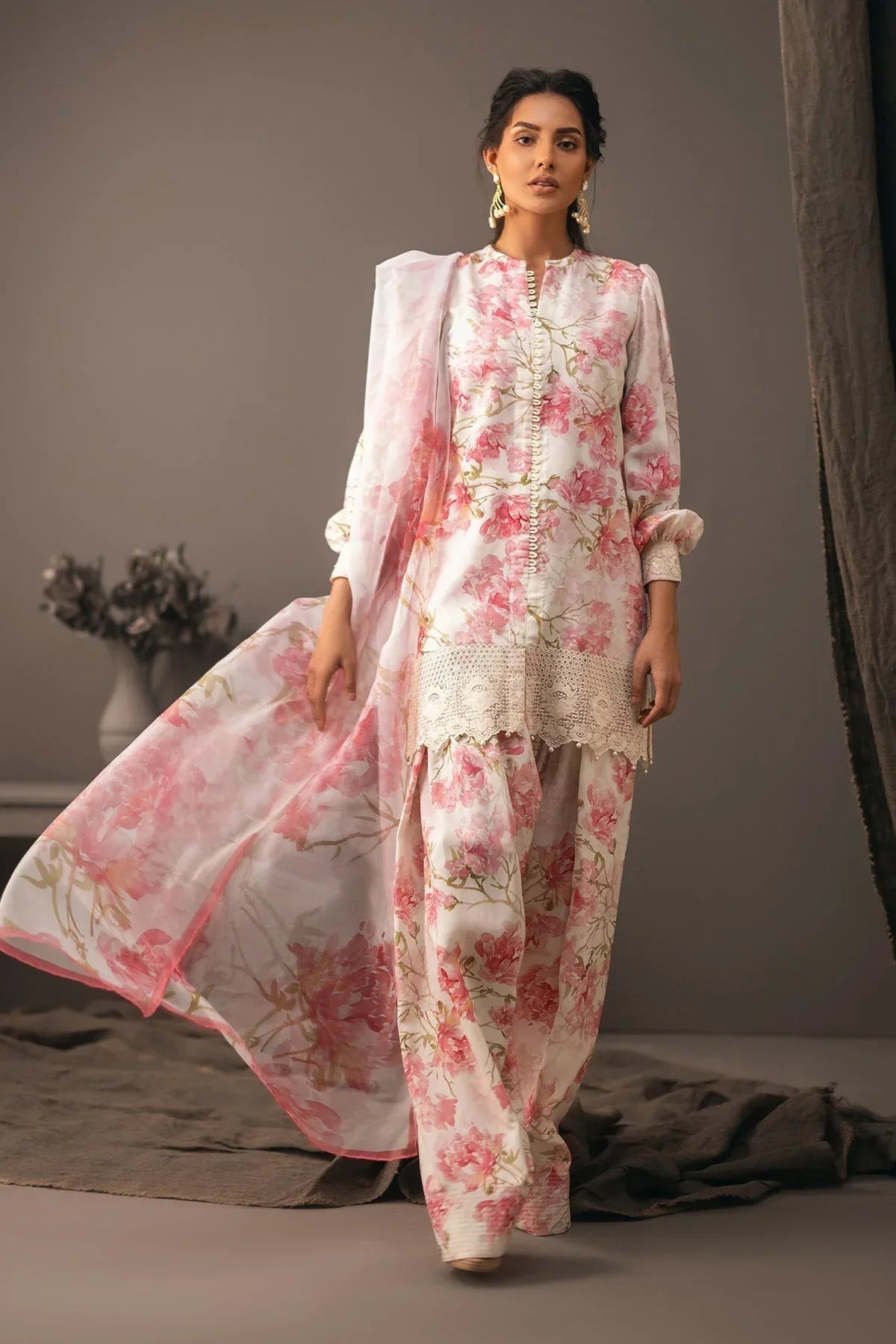 Erum Khan | Beyond Basic | BOLD BOUQUET - Rang-e-Khaas