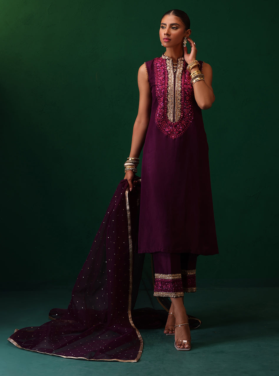 Zainab Chottani | Semi Formals | AMYRA