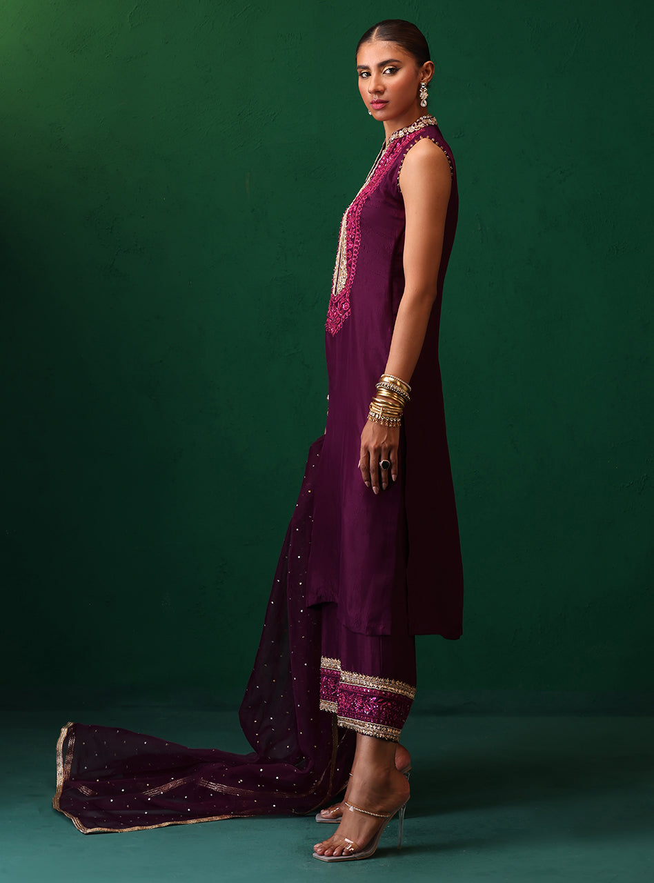 Zainab Chottani | Semi Formals | AMYRA
