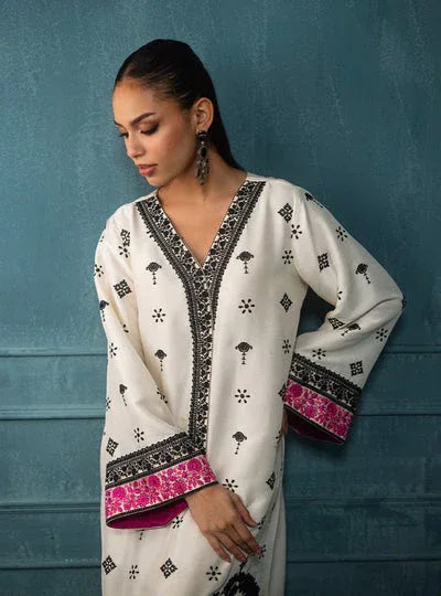 Zainab Chottani | The Kaftan Edit | Azalea - Rang-e-Khaas
