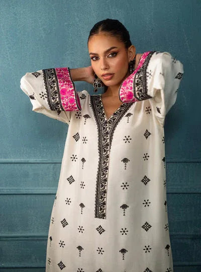 Zainab Chottani | The Kaftan Edit | Azalea - Rang-e-Khaas