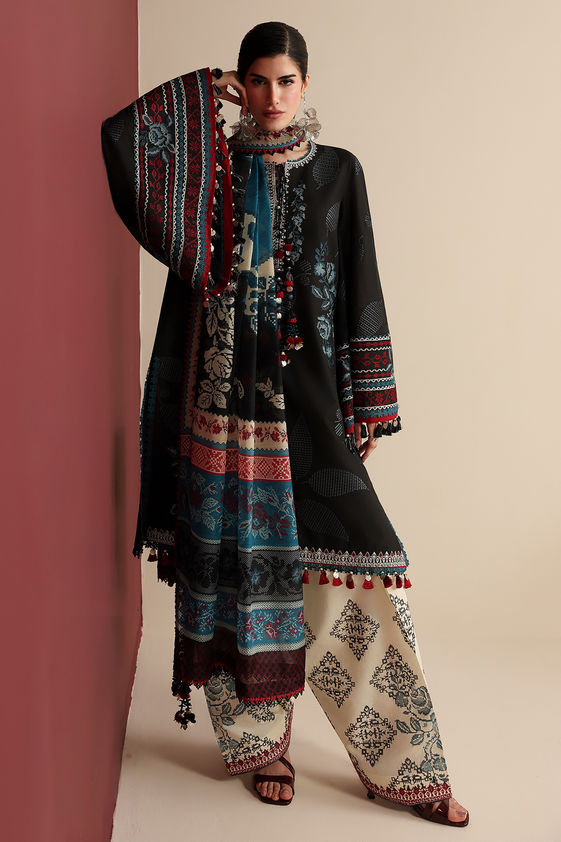 EMBROIDERED LAWN IL26-D05