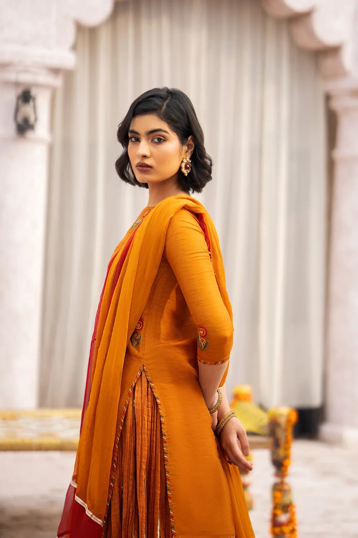 Erum Khan | Sakhiyan Formals | GULDAUDI - Rang-e-Khaas