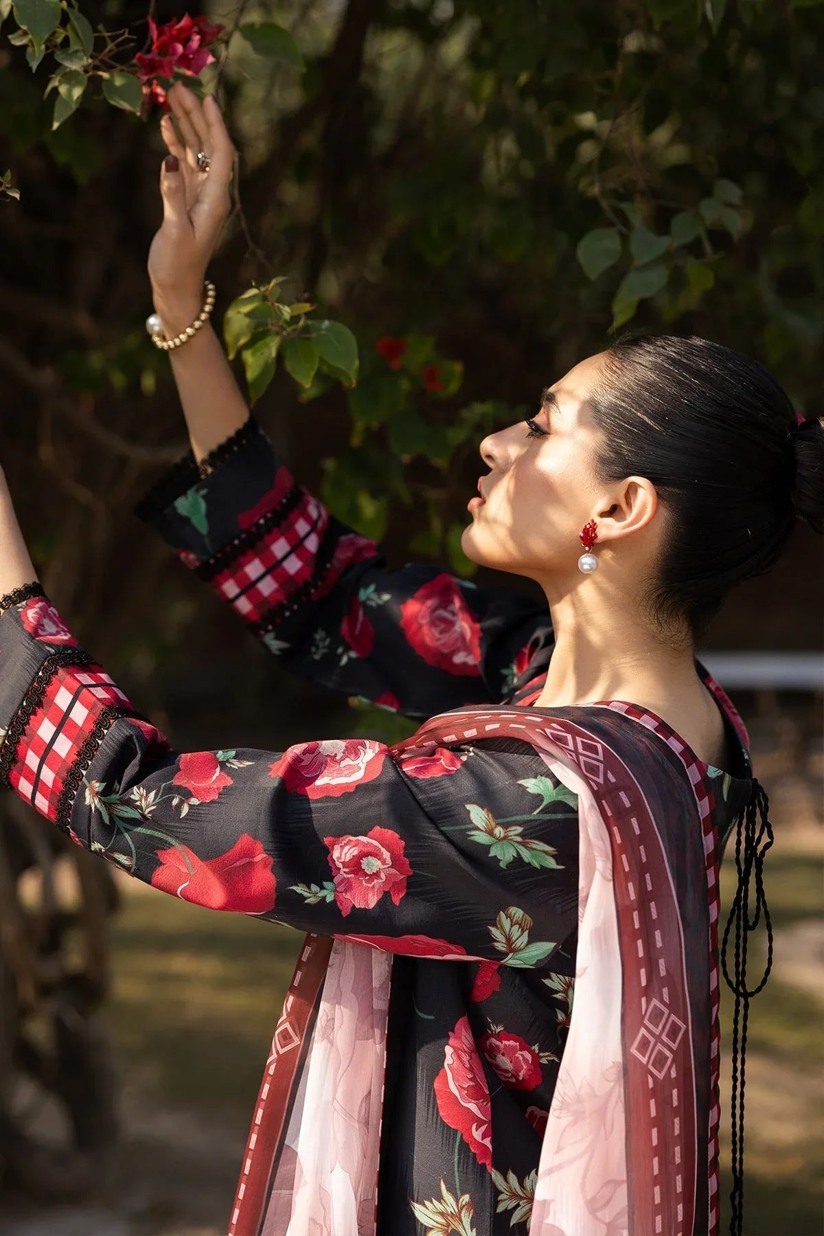 Alizeh | Sheen Lawn Prints 25 | AF-PL-6032-Somber - Rang-e-Khaas