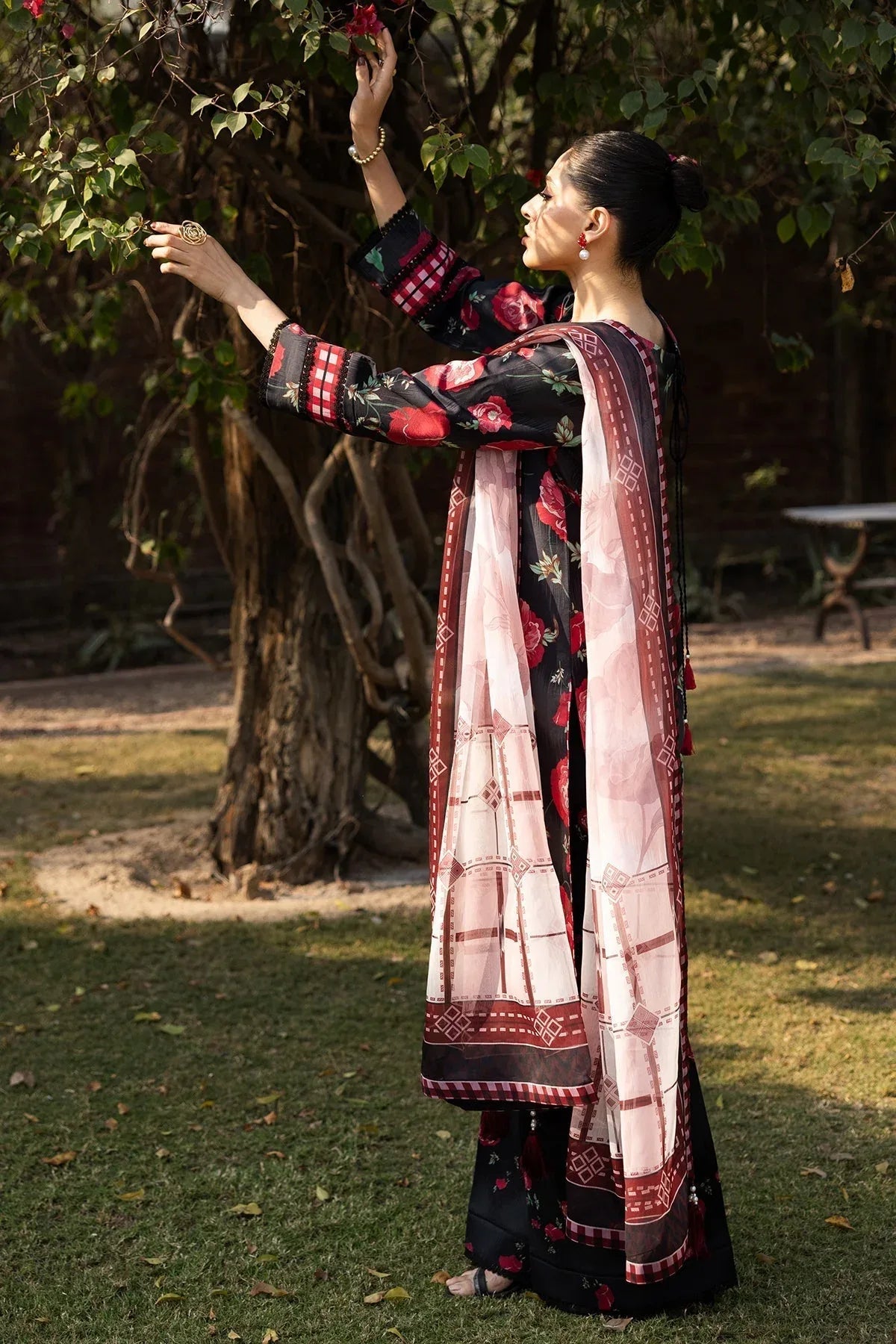 Alizeh | Sheen Lawn Prints 25 | AF-PL-6032-Somber - Rang-e-Khaas