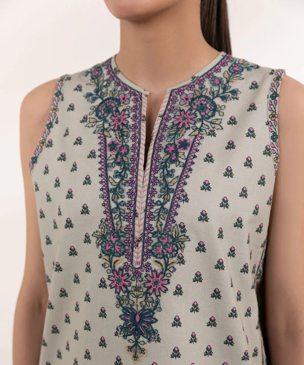 Sapphire | Intermix 2024 | Cambric Suit S-31 - Rang-e-Khaas
