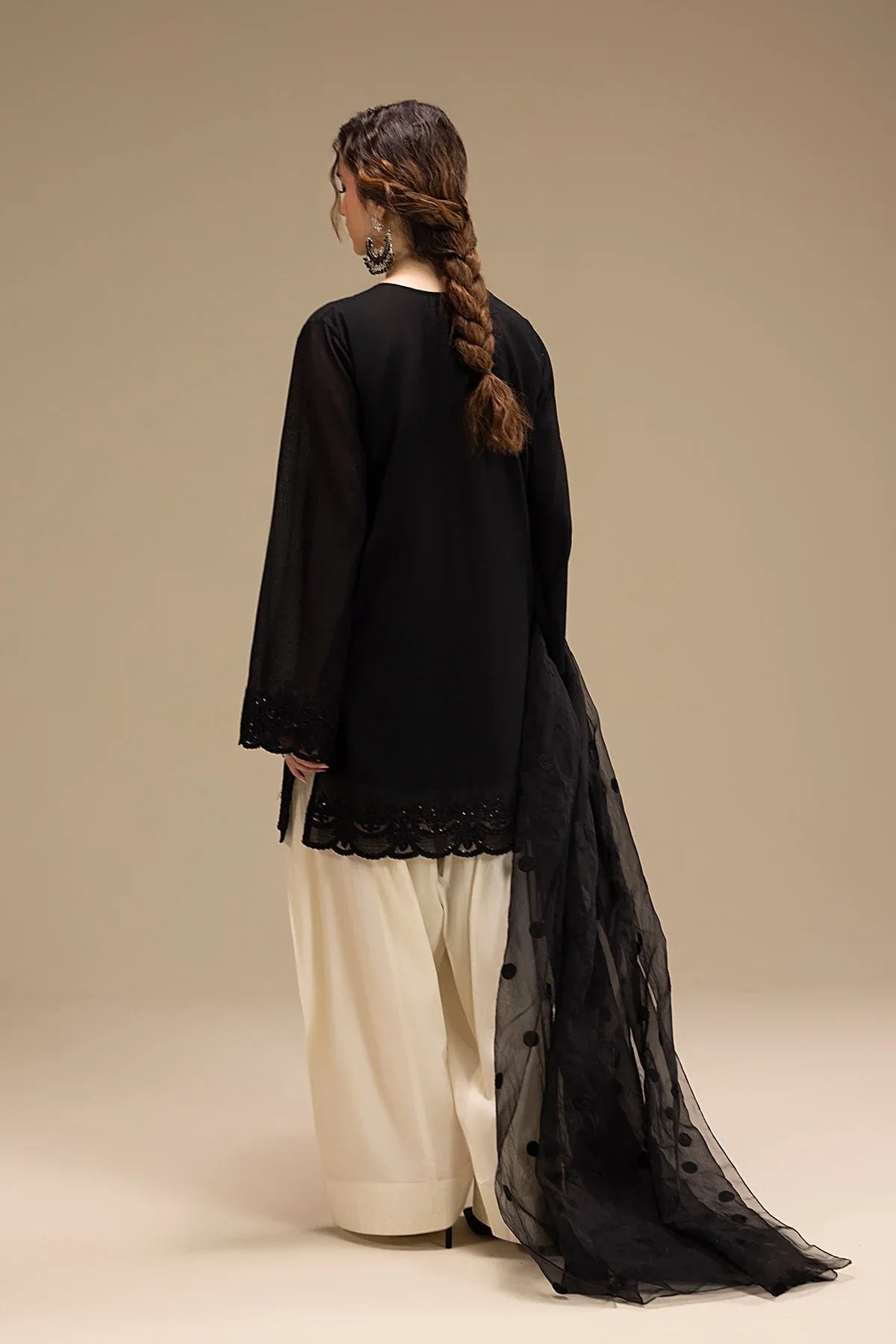 Erum Khan | Lillia Summer Edit | Night Petal - Rang-e-Khaas