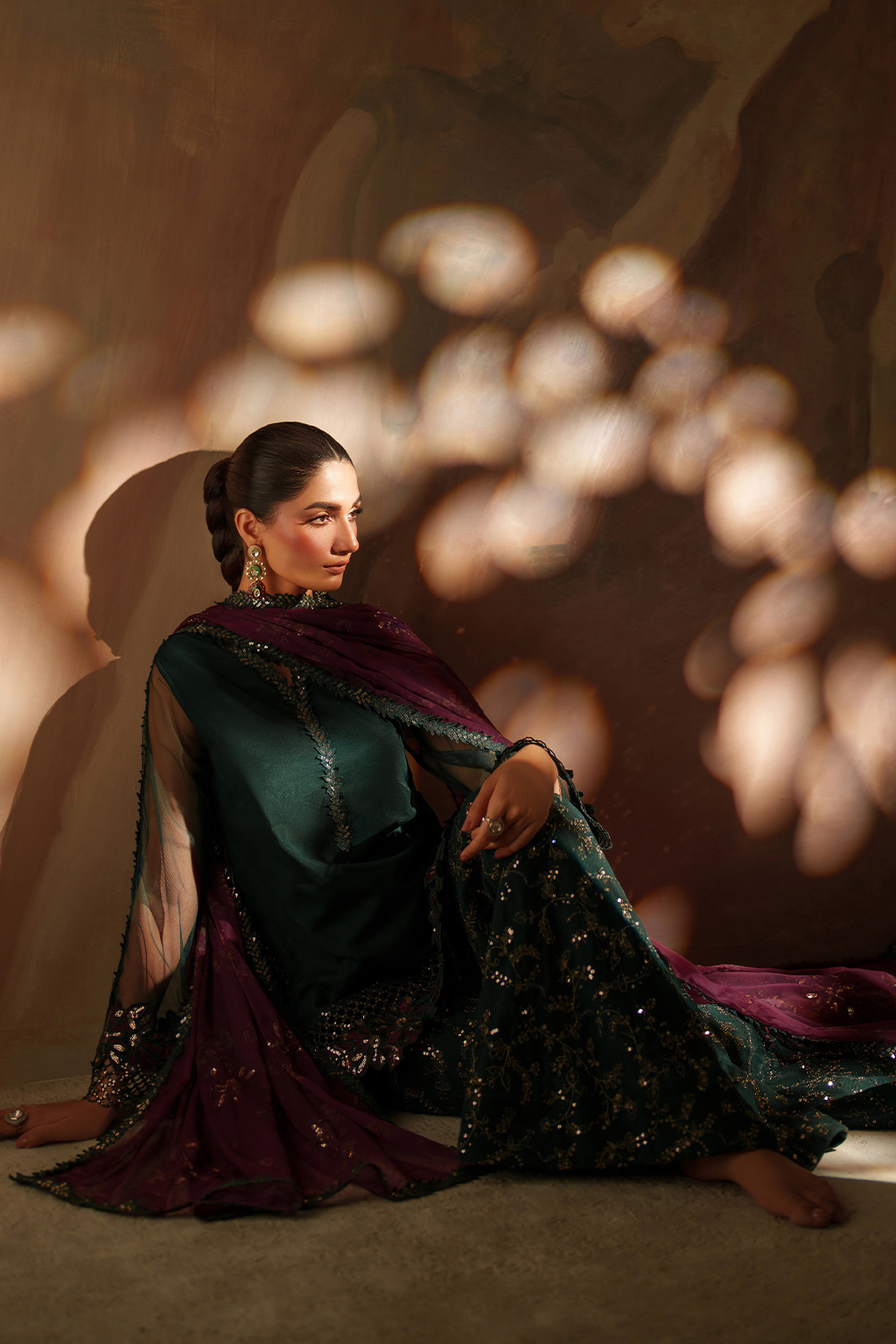Iznik CC-82 Embroidered Net