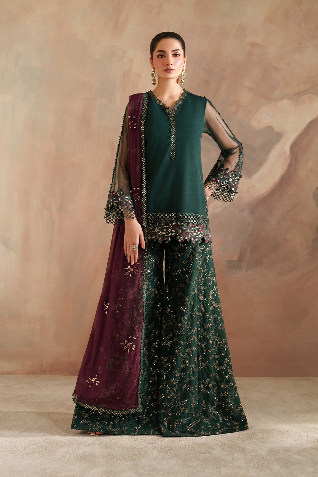 Iznik CC-82 Embroidered Net
